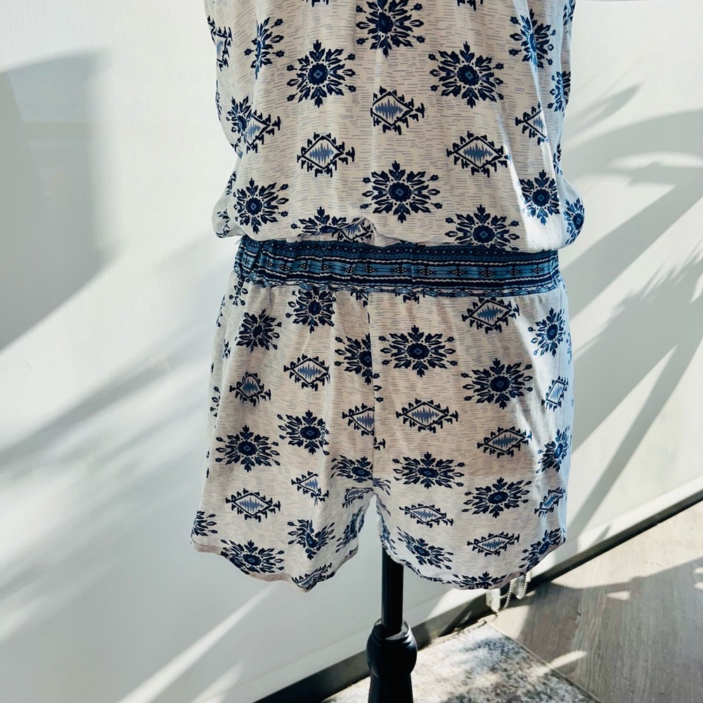 Ocean Drive White and Blue Floral Romper with Tie Waist - Picture 3 of 5